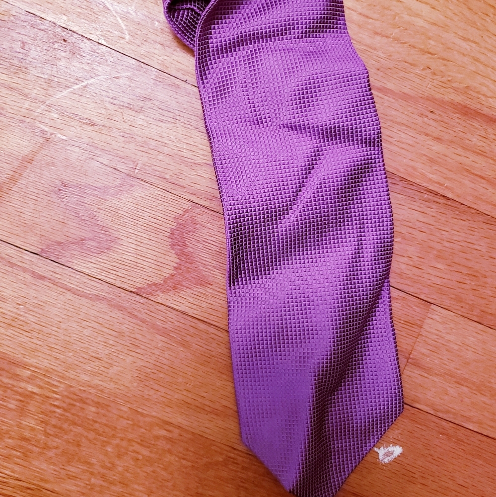 Harold Powell 100% silk tie 👍